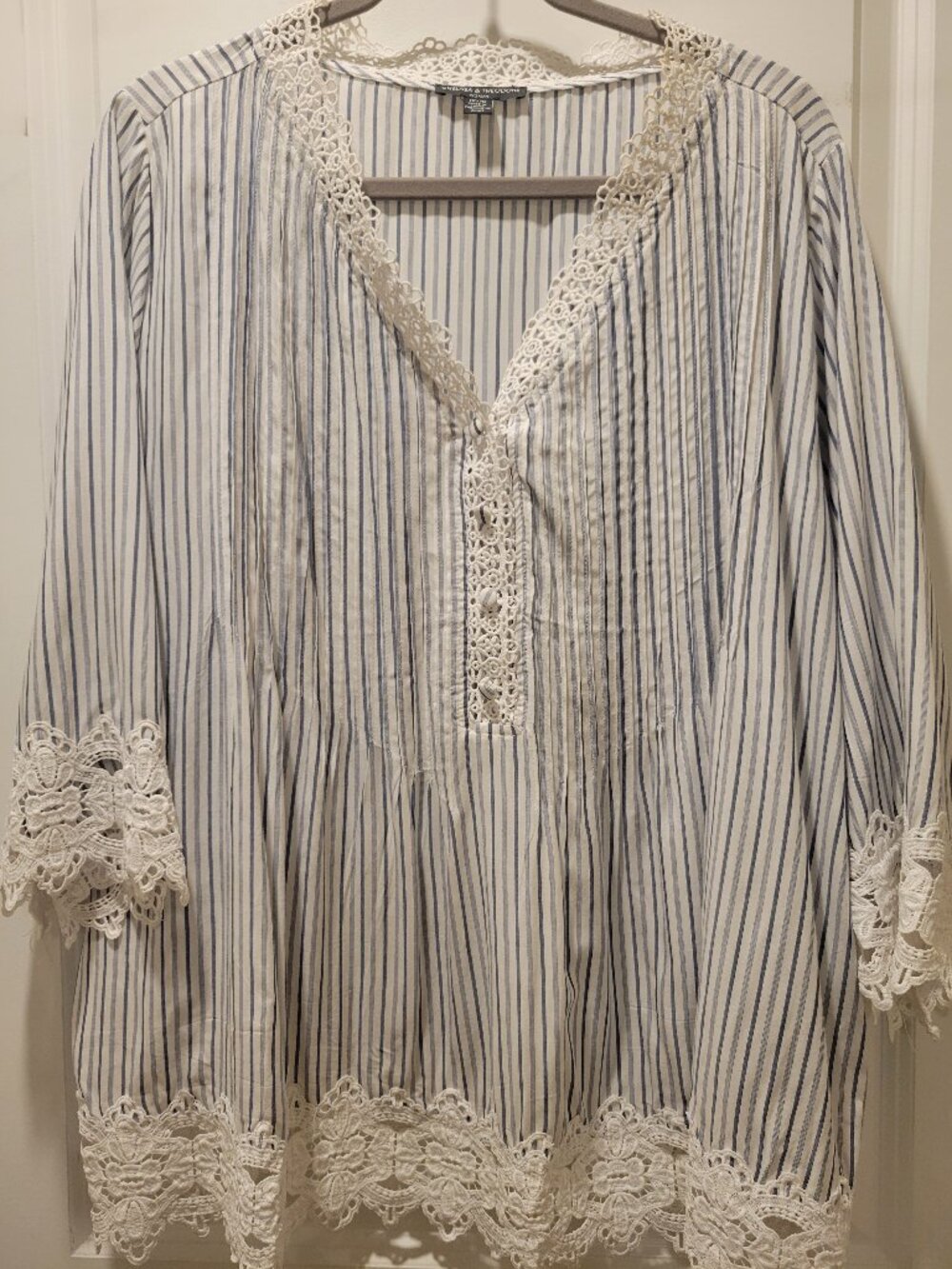 Chelsea & Theodore Womens 1X Vertical Blue White Stripes Nautical Romantic